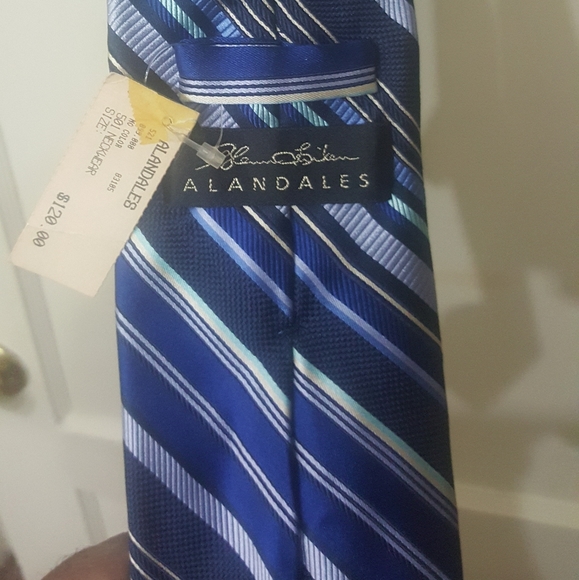 Neck Tie - Picture 2 of 3